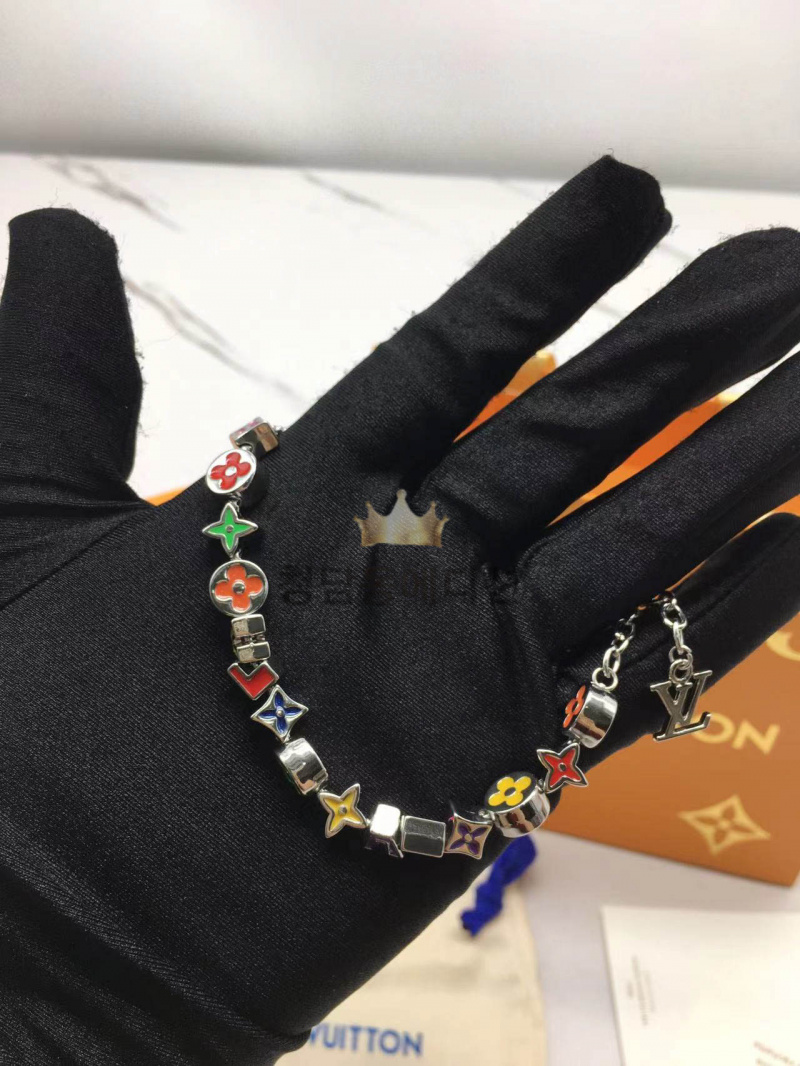 9ee39d33dc9e63f292626353c96d14dc_1761209873_9279.jpg 9ee39d33dc9e63f292626353c96d14dc_1761209873_9279.jpg