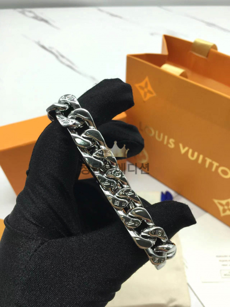 9ee39d33dc9e63f292626353c96d14dc_1761209909_9023.jpg 9ee39d33dc9e63f292626353c96d14dc_1761209909_9023.jpg