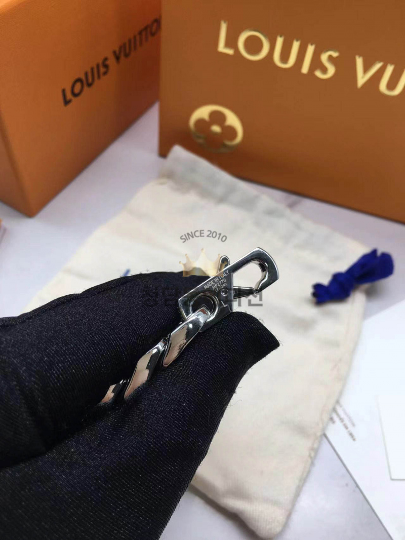 9ee39d33dc9e63f292626353c96d14dc_1761209913_7235.jpg 9ee39d33dc9e63f292626353c96d14dc_1761209913_7235.jpg