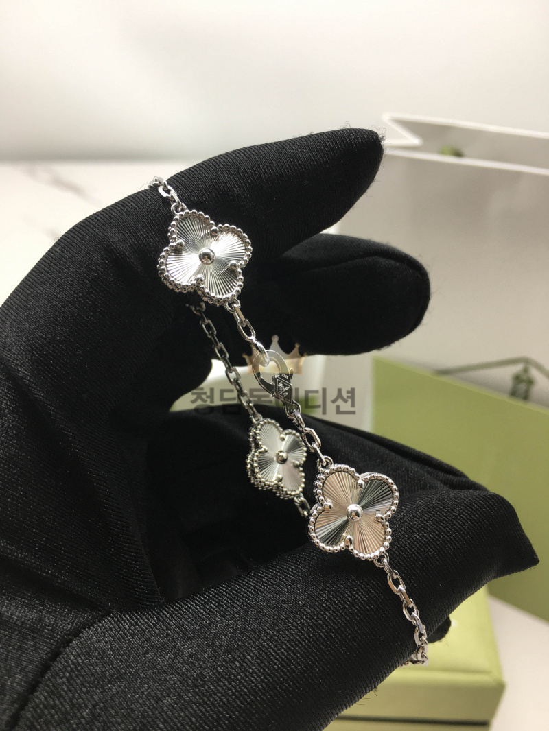 27700ffdccbe15cf0a7b85b1c8a9f6eb_1765532390_8067.jpg 27700ffdccbe15cf0a7b85b1c8a9f6eb_1765532390_8067.jpg