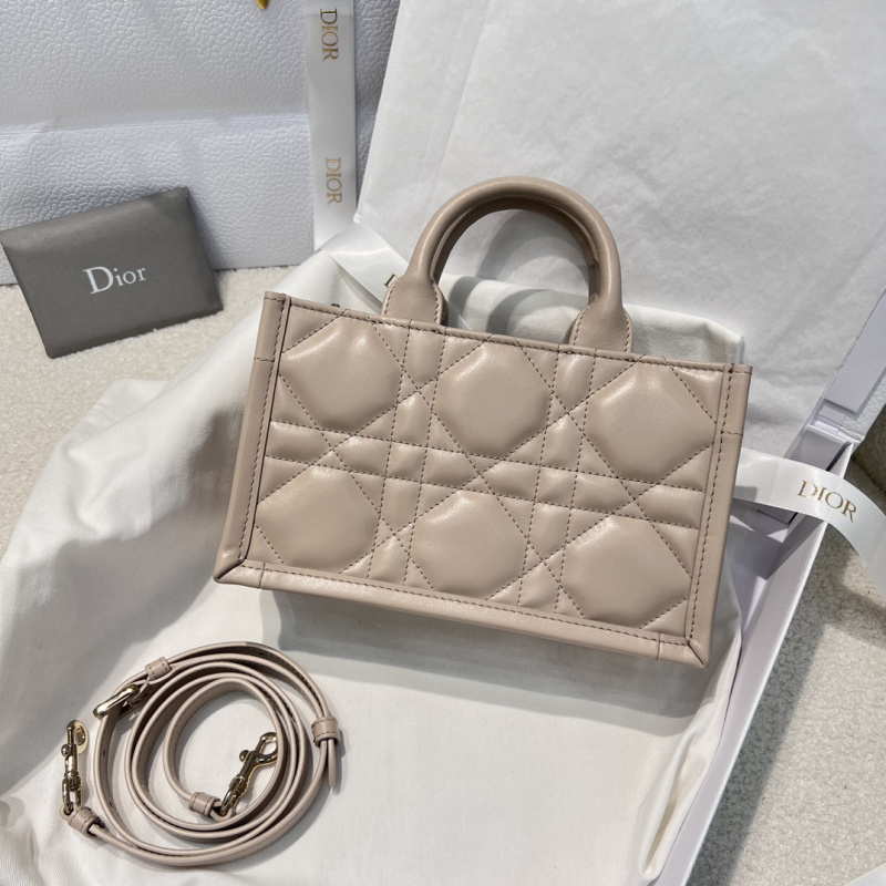 b378af33111a637756f88ac4ea245937_1764752792_6456.jpg b378af33111a637756f88ac4ea245937_1764752792_6456.jpg