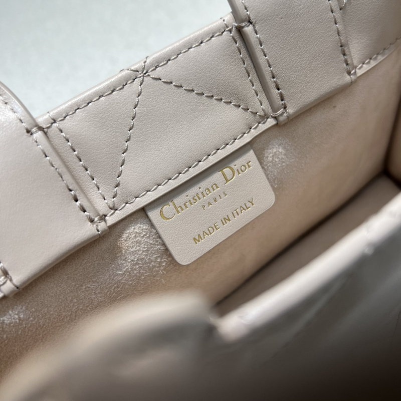 b378af33111a637756f88ac4ea245937_1764752794_0245.jpg b378af33111a637756f88ac4ea245937_1764752794_0245.jpg