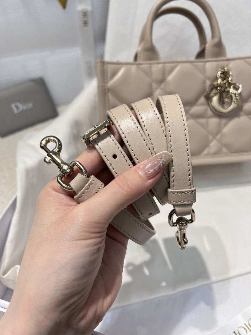 b378af33111a637756f88ac4ea245937_1764752795_1903.jpg b378af33111a637756f88ac4ea245937_1764752795_1903.jpg