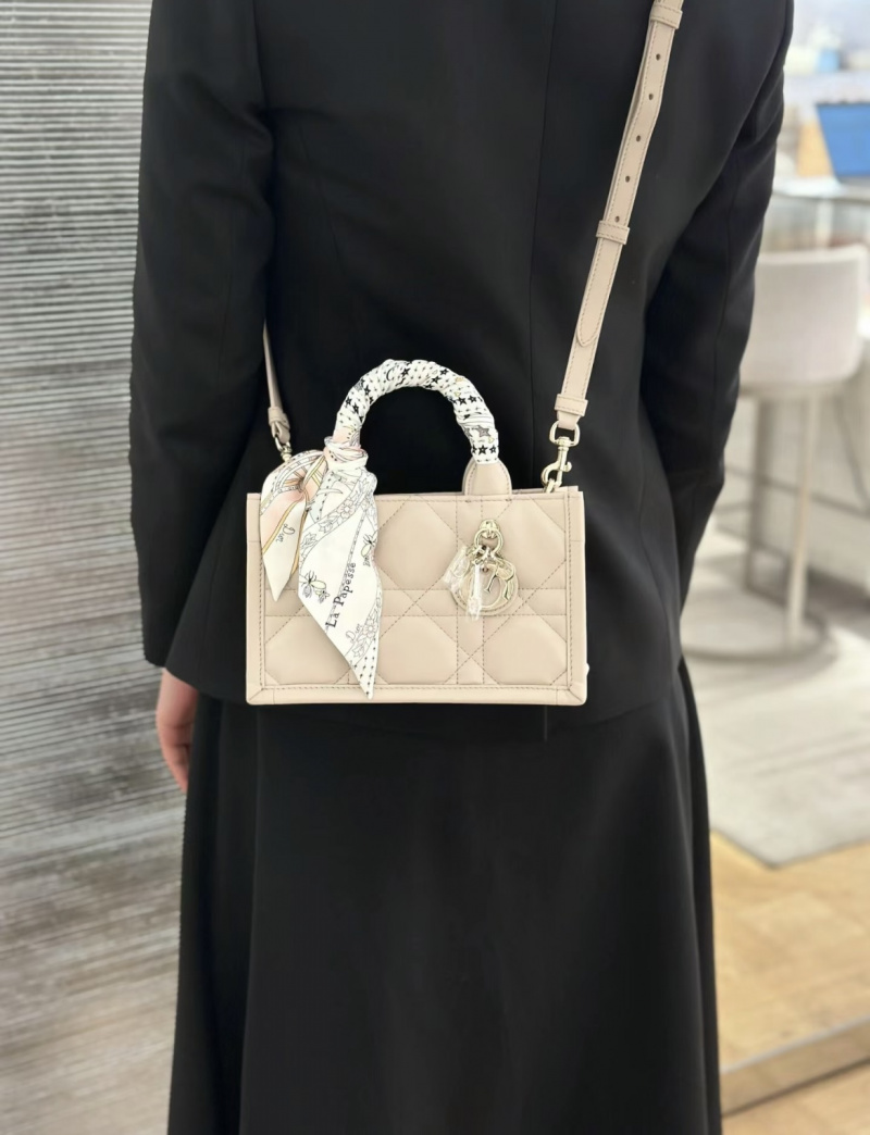 b378af33111a637756f88ac4ea245937_1764752798_7252.jpg b378af33111a637756f88ac4ea245937_1764752798_7252.jpg