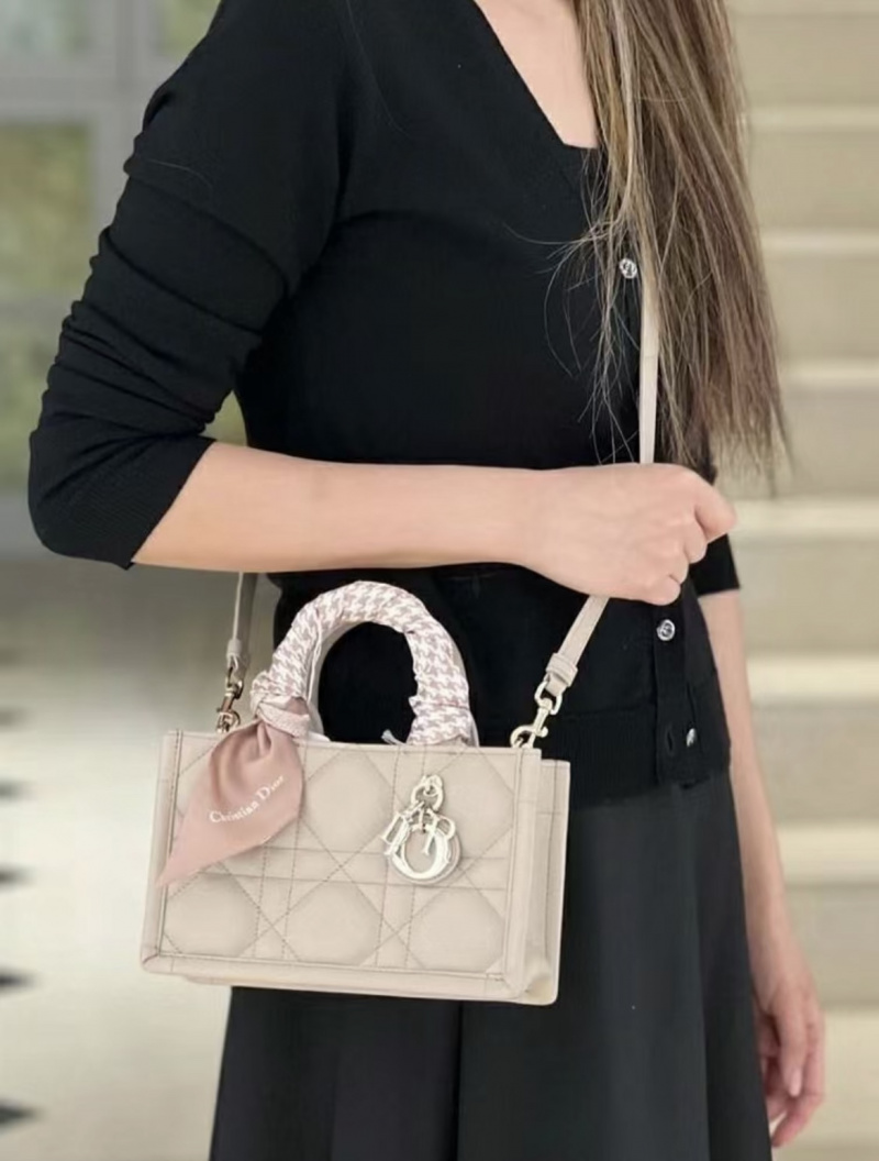 b378af33111a637756f88ac4ea245937_1764752799_0476.jpg b378af33111a637756f88ac4ea245937_1764752799_0476.jpg