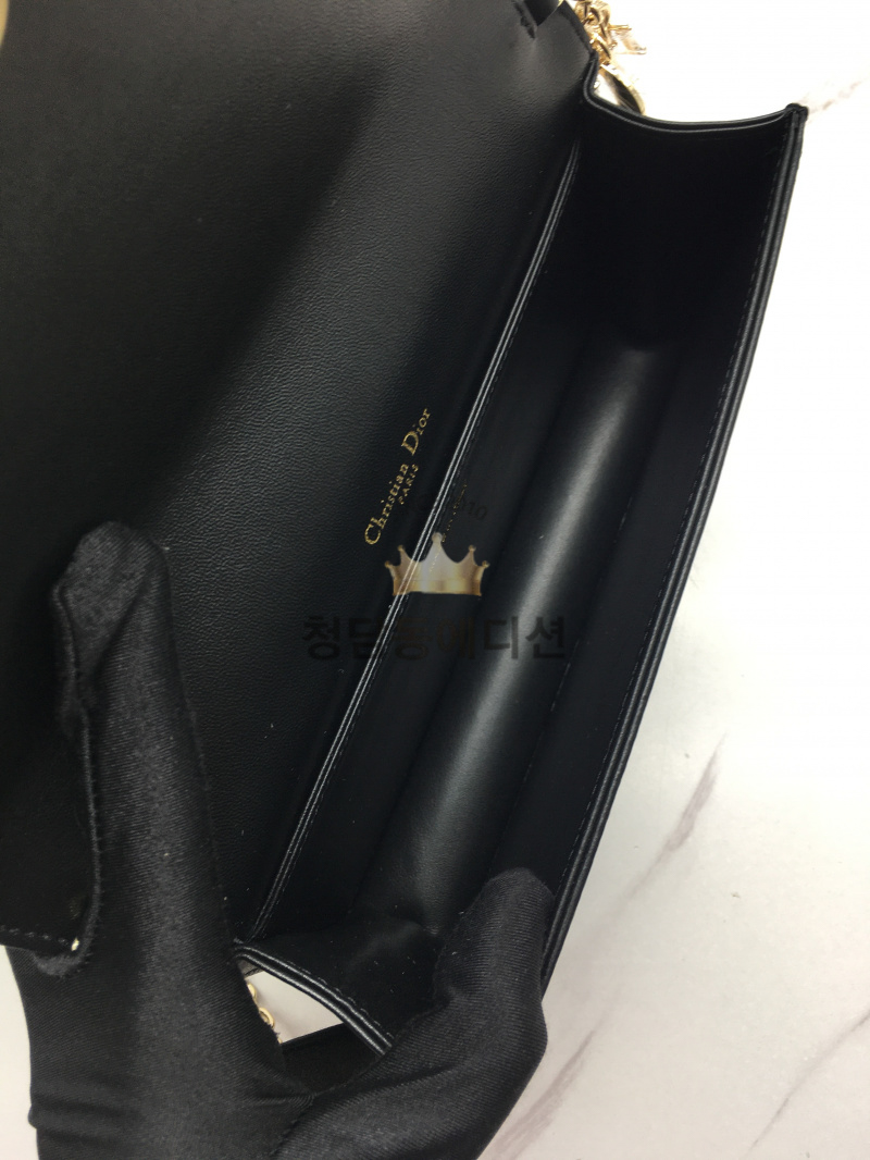 b5ac162f3bc4b7fa5cb0f4cef64bcb30_1765977622_2672.jpg b5ac162f3bc4b7fa5cb0f4cef64bcb30_1765977622_2672.jpg