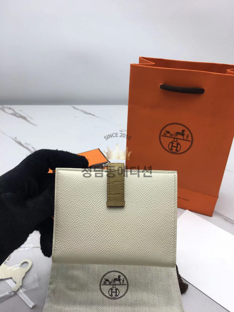 b718d6c54f15236bbdc805ff587e646a_1765606043_9864.jpg b718d6c54f15236bbdc805ff587e646a_1765606043_9864.jpg