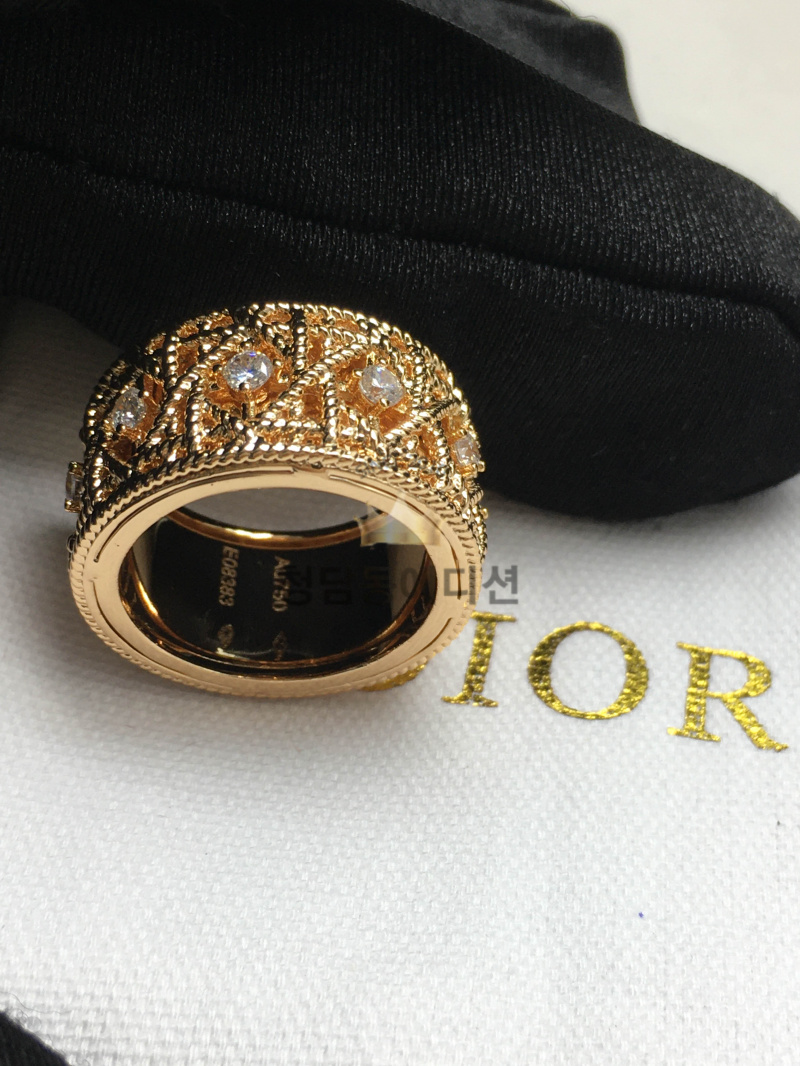 b90a4758de98ac41699a4e64bb0e3376_1765183858_5255.jpg b90a4758de98ac41699a4e64bb0e3376_1765183858_5255.jpg