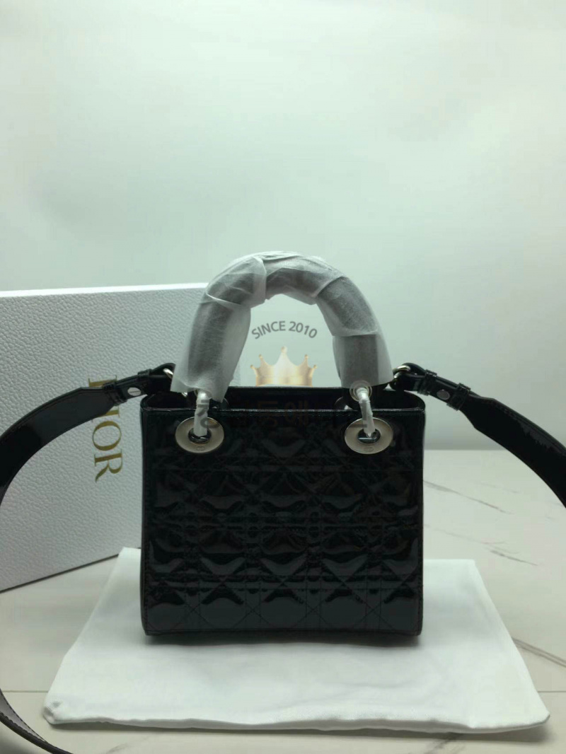 eeb2403820e35fd49b119ae99c4a370b_1765944226_5065.jpg eeb2403820e35fd49b119ae99c4a370b_1765944226_5065.jpg