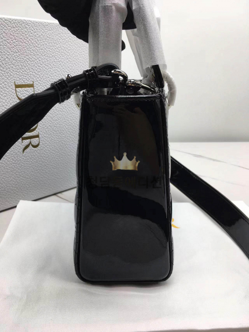 eeb2403820e35fd49b119ae99c4a370b_1765944227_735.jpg eeb2403820e35fd49b119ae99c4a370b_1765944227_735.jpg