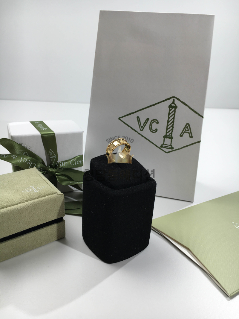 b5a2ae28dbbaa10056a88f7ae46d398b_1768384582_2633.jpg b5a2ae28dbbaa10056a88f7ae46d398b_1768384582_2633.jpg