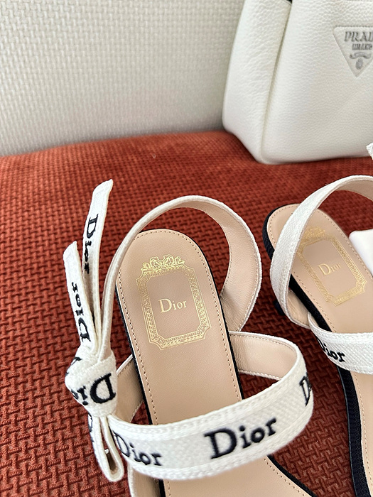 ade05c59918e9c266c9937f4565fe47d_1785743589_4783.jpg