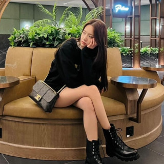 셀린느 빅투아르 틴 숄더백 116593