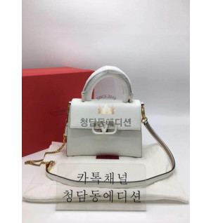 발렌티노 가라바니 브이슬링백 (하이엔드급)