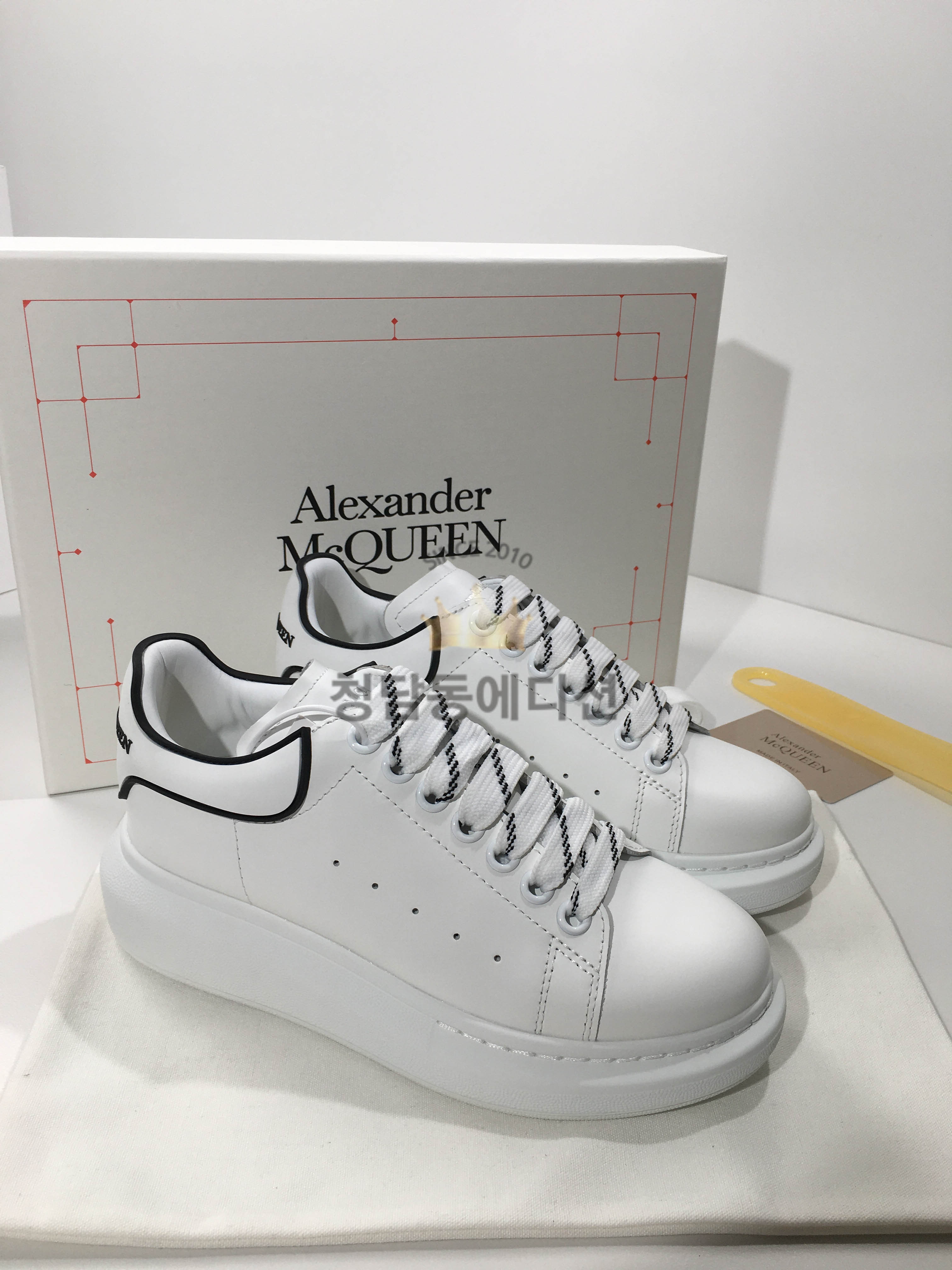 알렉산더 맥퀸 20SS 오버솔 스니커즈 화이트탭 (남녀공용)