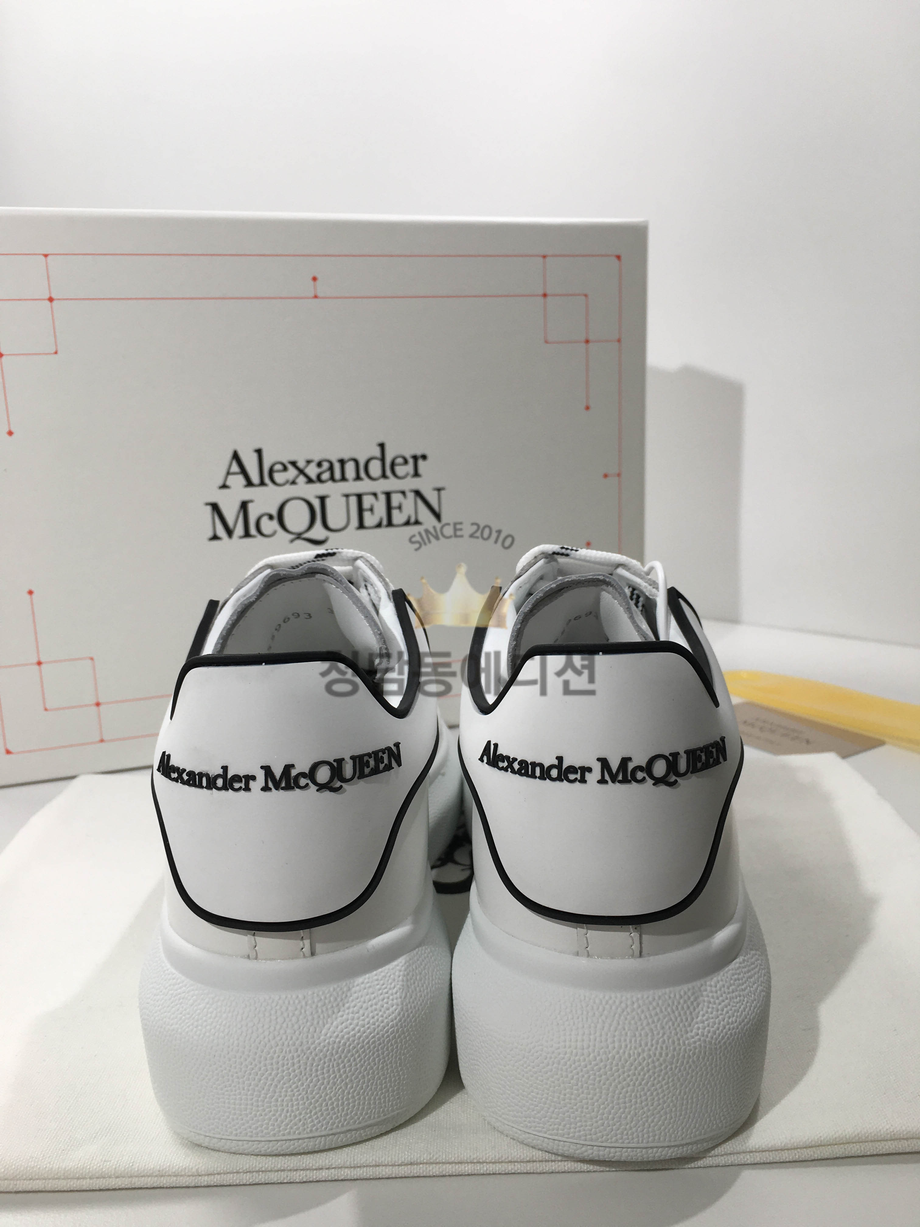 알렉산더 맥퀸 20SS 오버솔 스니커즈 화이트탭 (남녀공용)