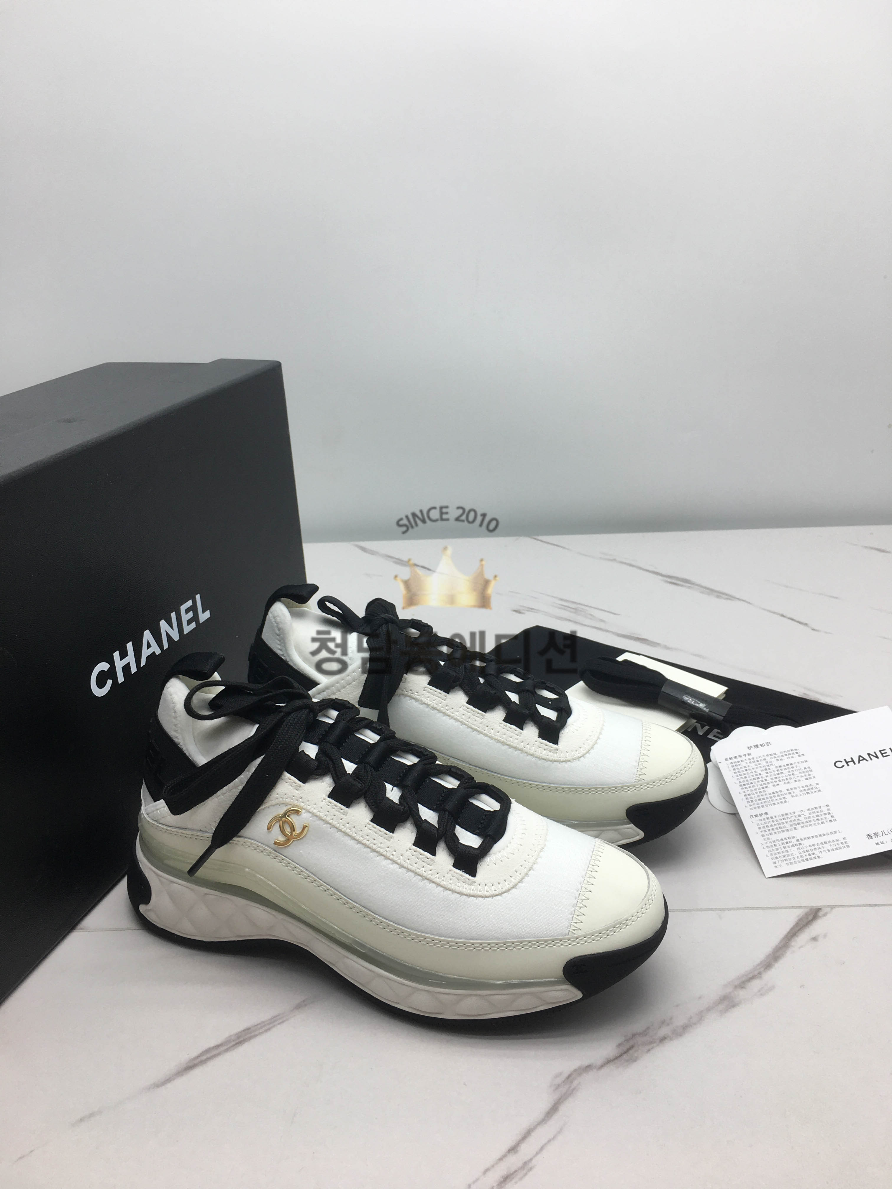 샤넬 믹스드파이버 스니커즈 화이트 금장