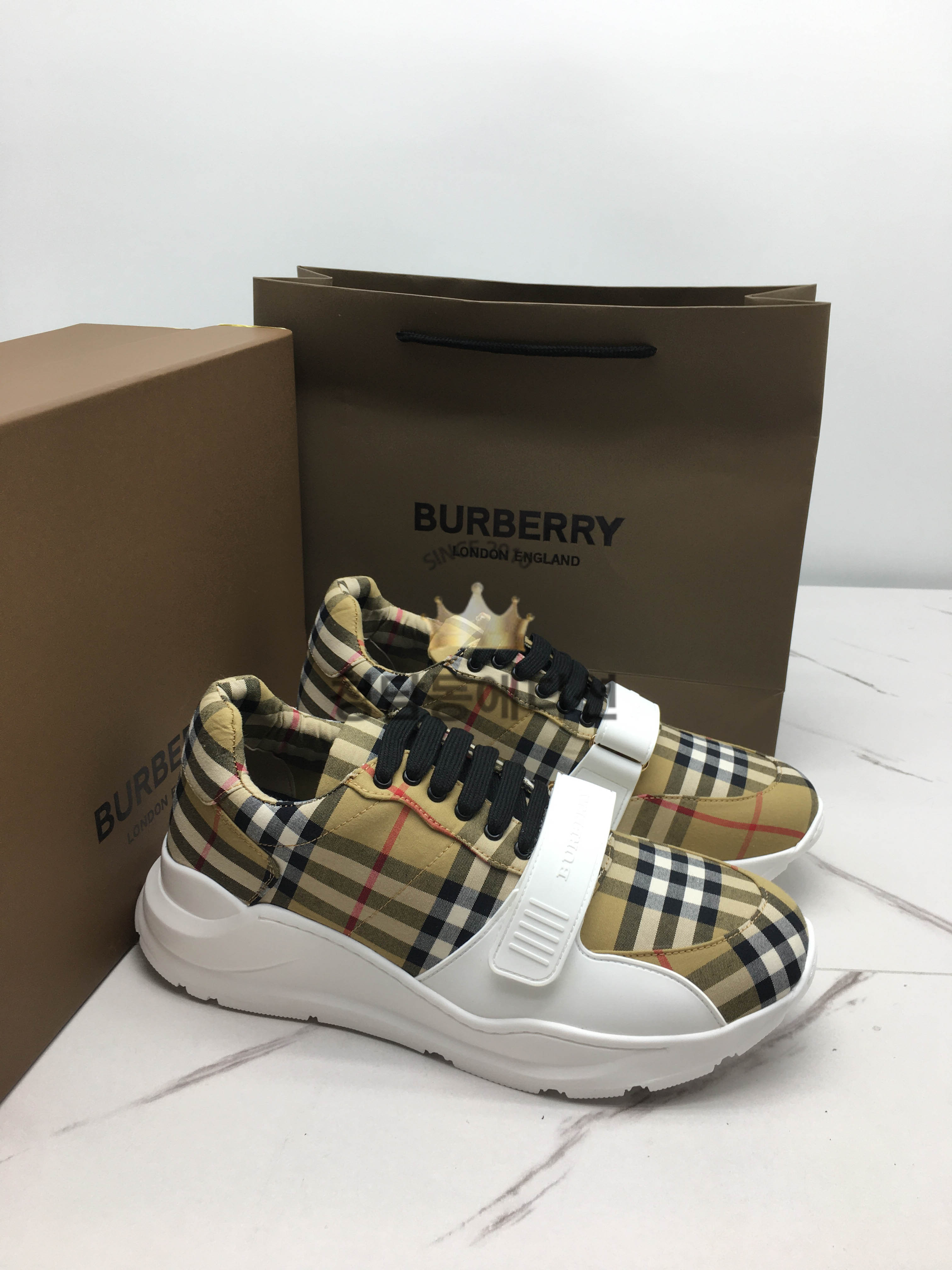 버버리 체크코튼 빈티지 스니커즈 (남녀공용)