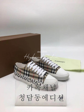 버버리 체크 로고 스니커즈 (남녀공용)