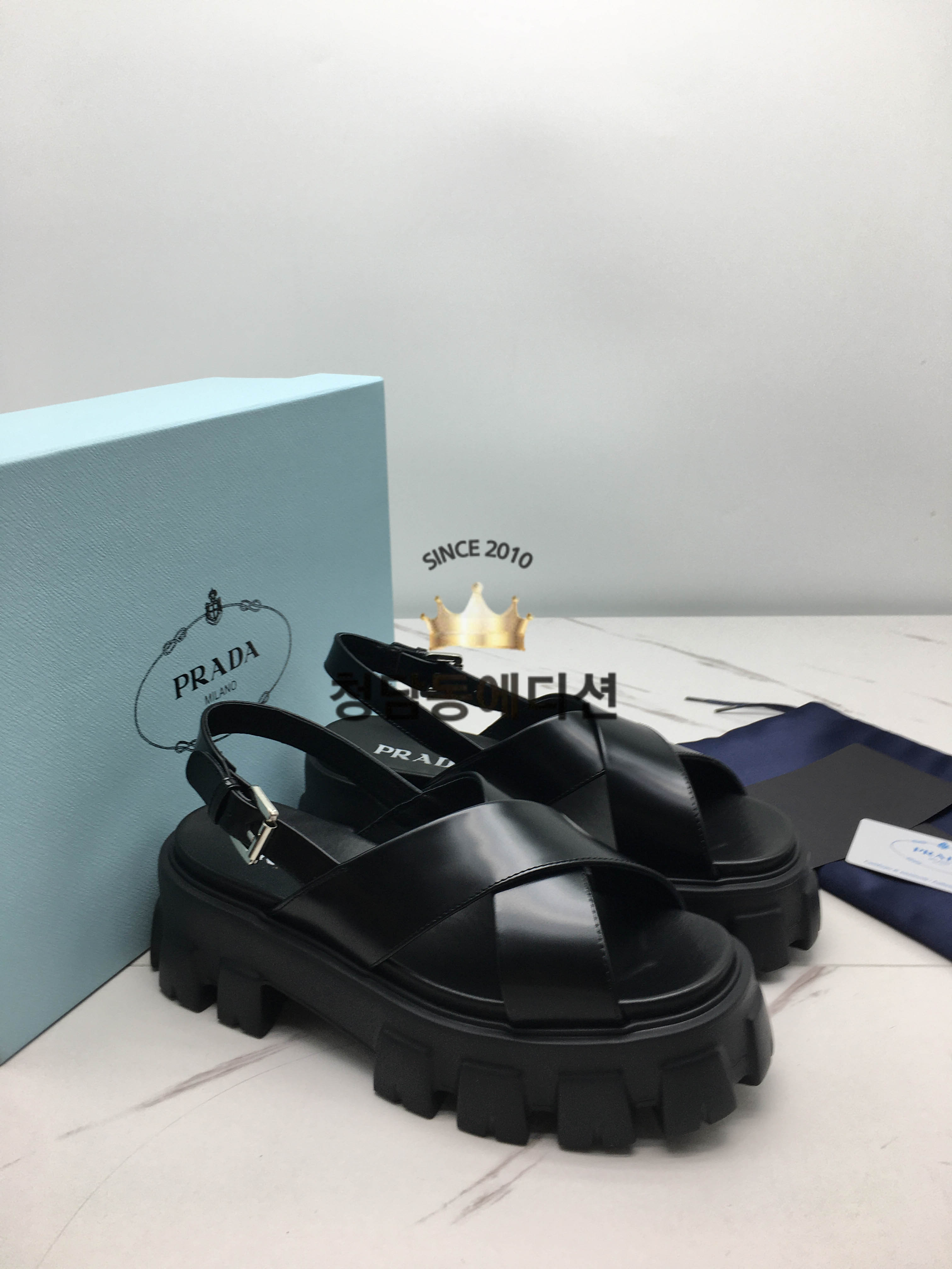 프라다 21SS 샌들