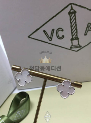 반클 알함브라 빈티지 이어링 귀걸이 (컬러 오펄(화이트))
