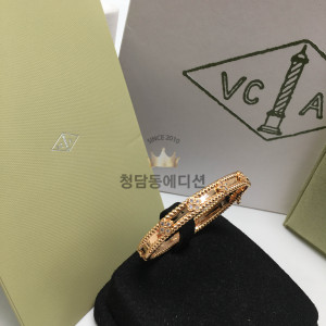 반클리프 빼를리 팔찌 (3COLOR)