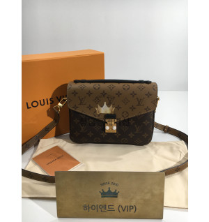 루이비통 포쉐트 메티스 숄더백