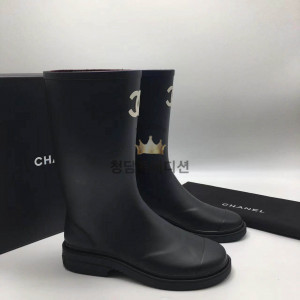 샤넬 레인부츠