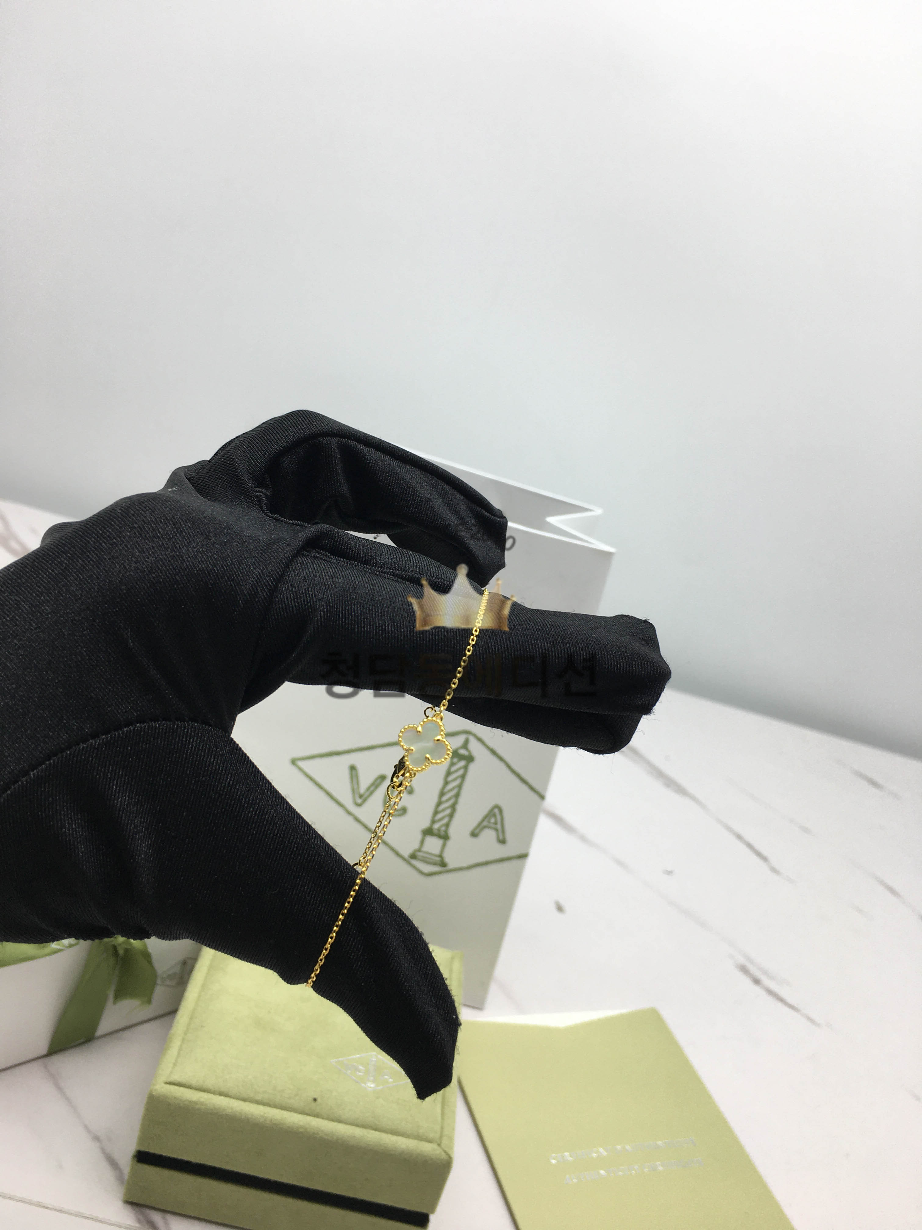 반클리프 앤 아펠 팔찌 (3COLOR) (V-gold소재)