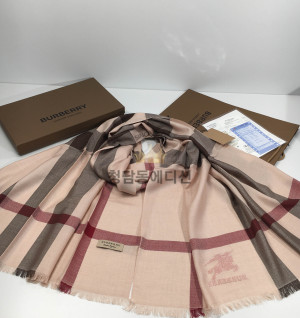 버버리 클래식 다이아몬드 패턴 머플러