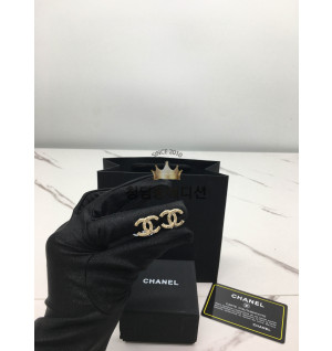 샤넬 cc 트위스트 귀걸이 (하이엔드급)