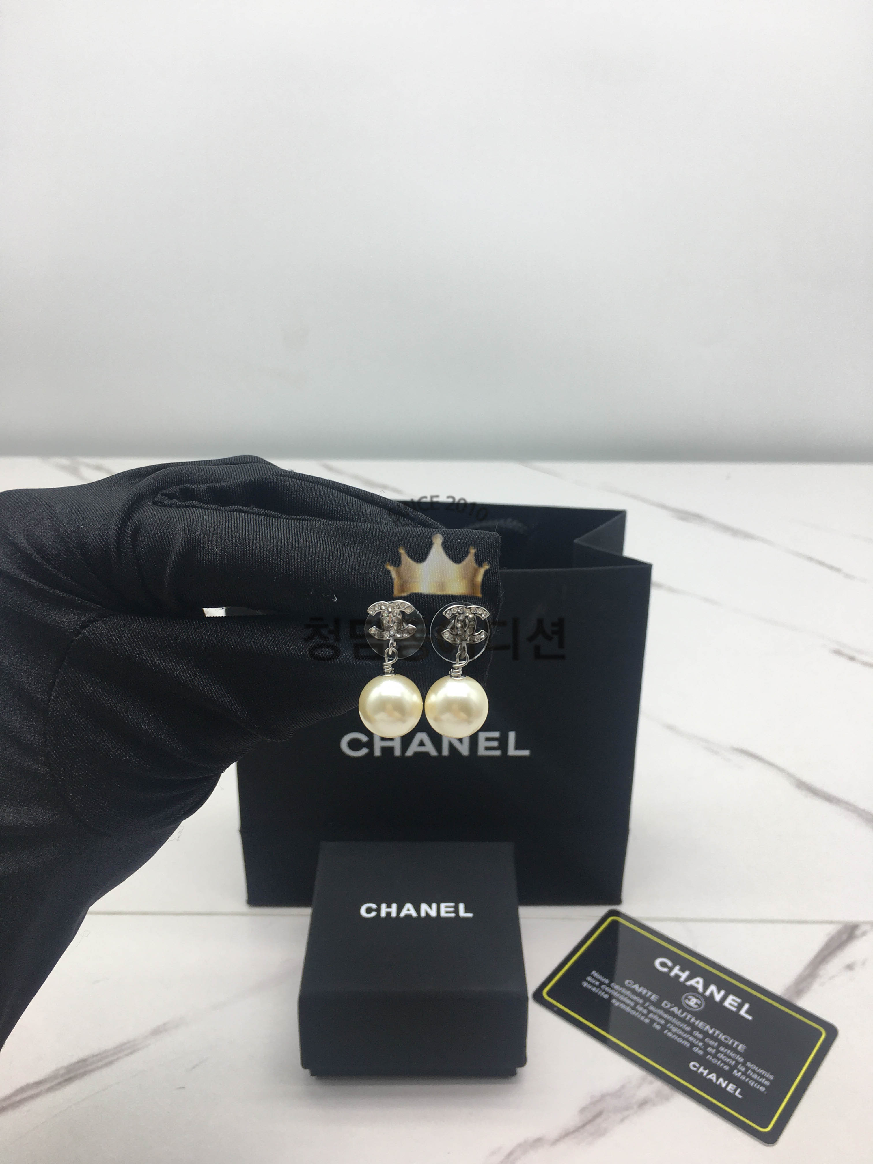 샤넬 cc 펄 귀걸이 (하이엔드급)