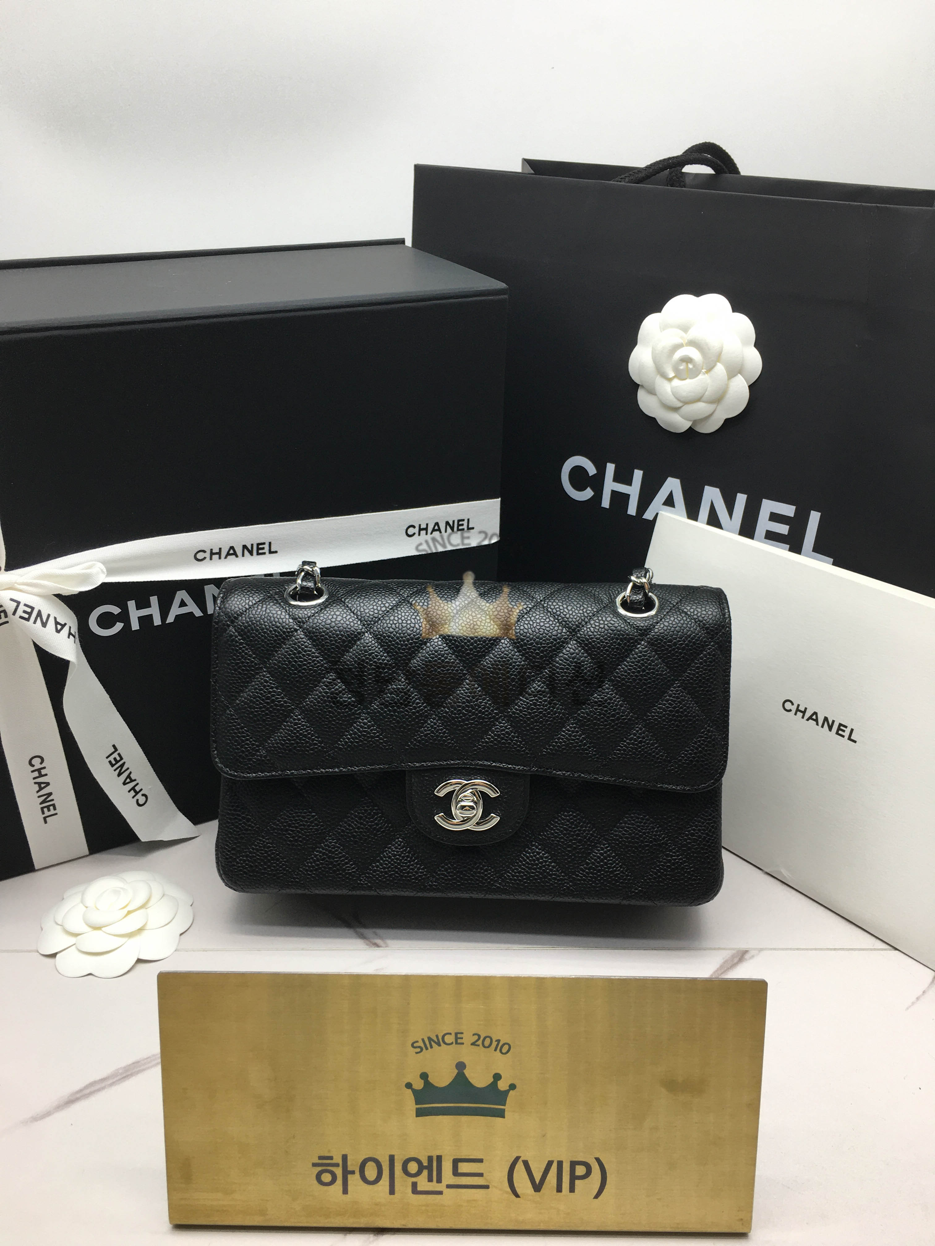 샤넬 클래식 캐비어 플랩백 스몰 23cm 은장 (하이엔드급)