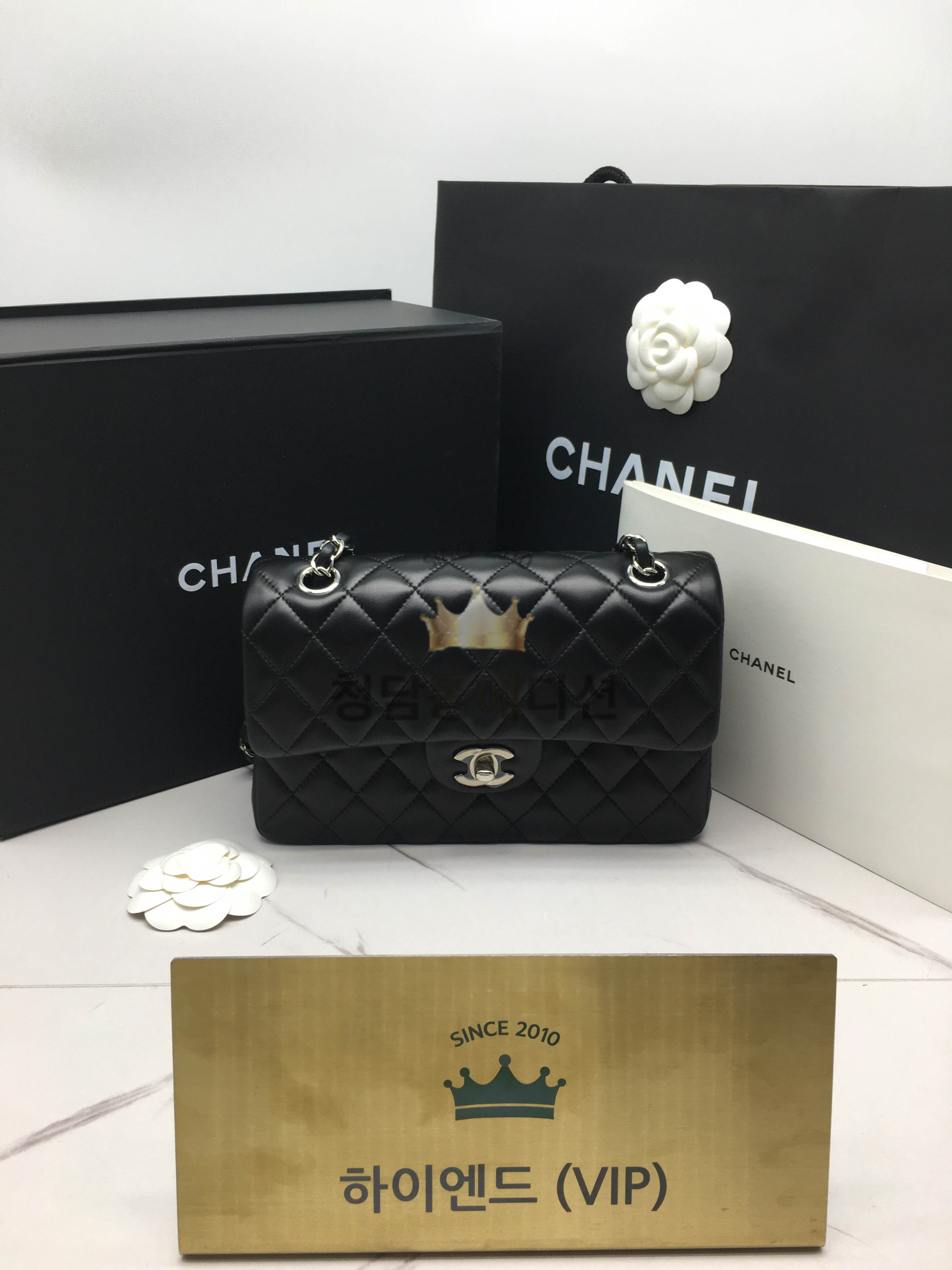 샤넬 클래식 램스킨 플랩백 스몰 23cm 은장 (하이엔드급)