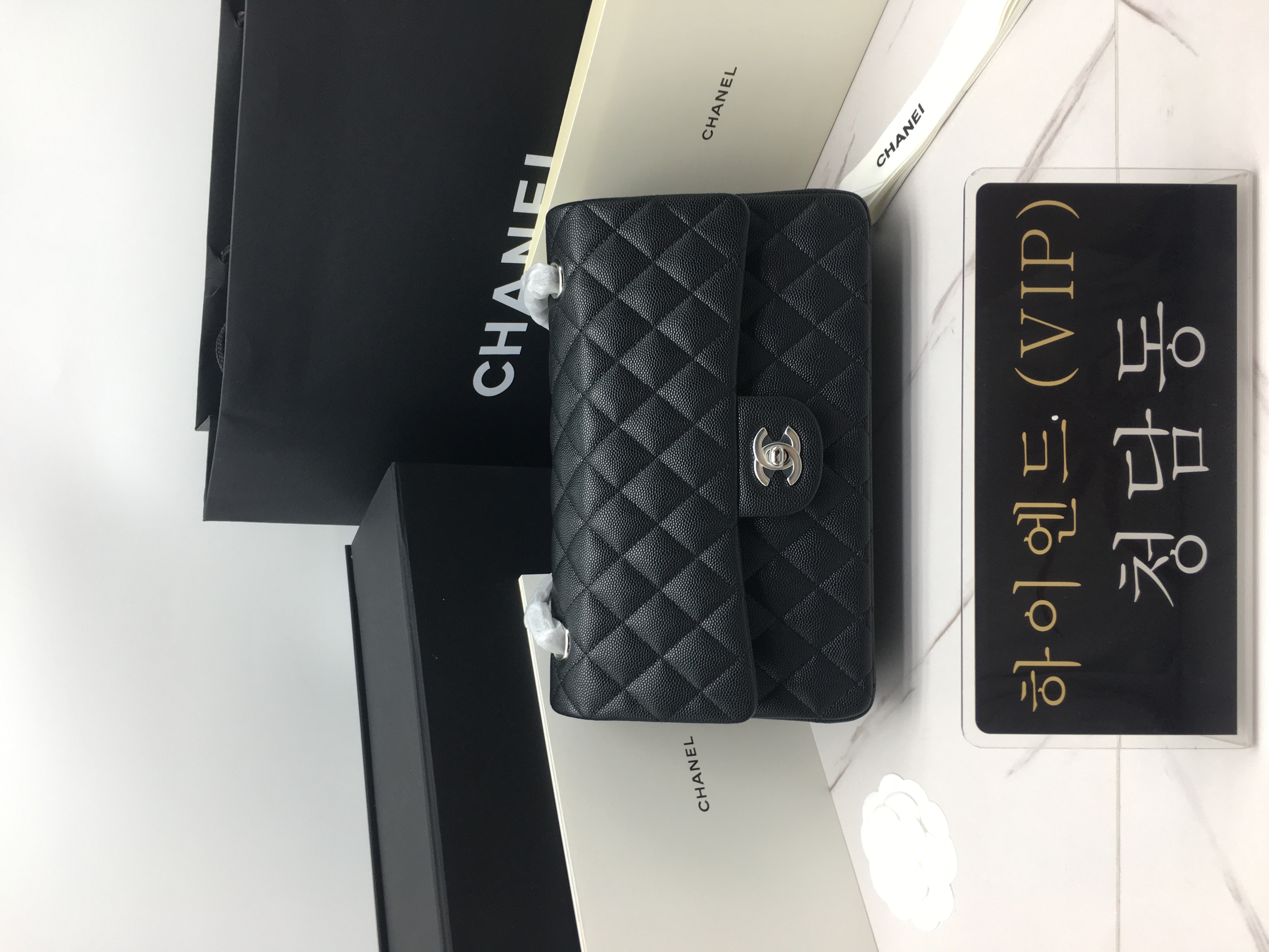 샤넬 작은캐비어 클래식 백 미디움 (버클 은장) (내부컬러 블랙)