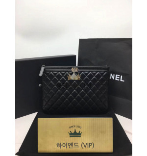 샤넬 보이 램스킨 클러치 28cm 은장