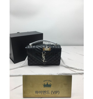 생로랑 엔벨로프 숄더백 스몰 526286 (하이엔드급)