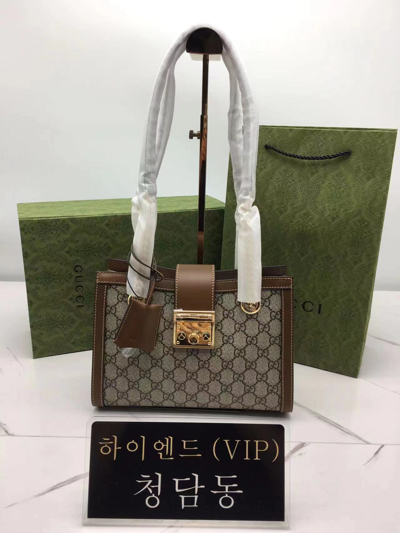 구찌 패들락 스몰 GG 숄더백 498156