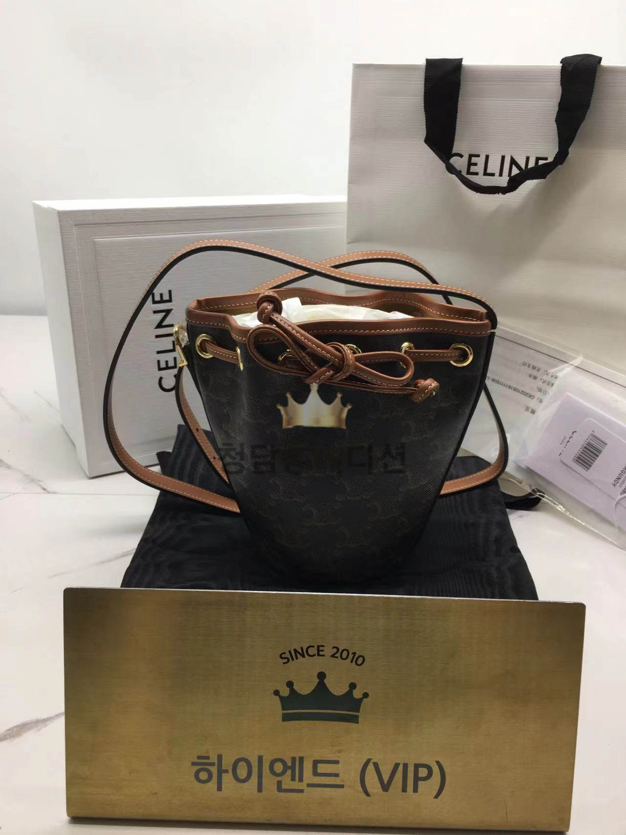 셀린느 미니 트리오페 버킷백 (하이엔드급)