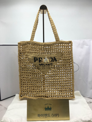 프라다 라피아 토트백 (하이엔드급)