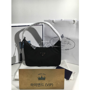프라다 리에디션 나일론 호보백 2000 (하이엔드급)