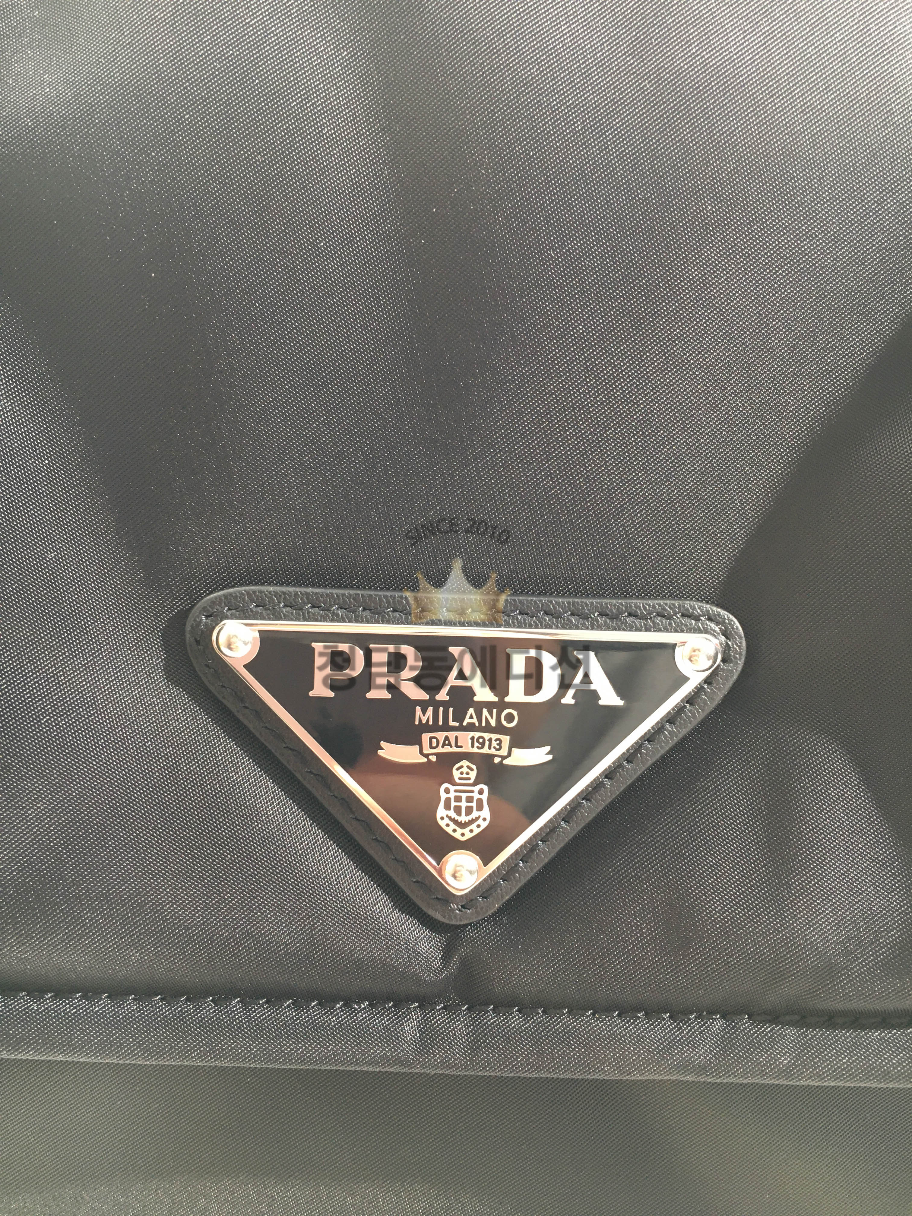 프라다 패딩 리나일론 숄더백 미디움 (하이엔드급)