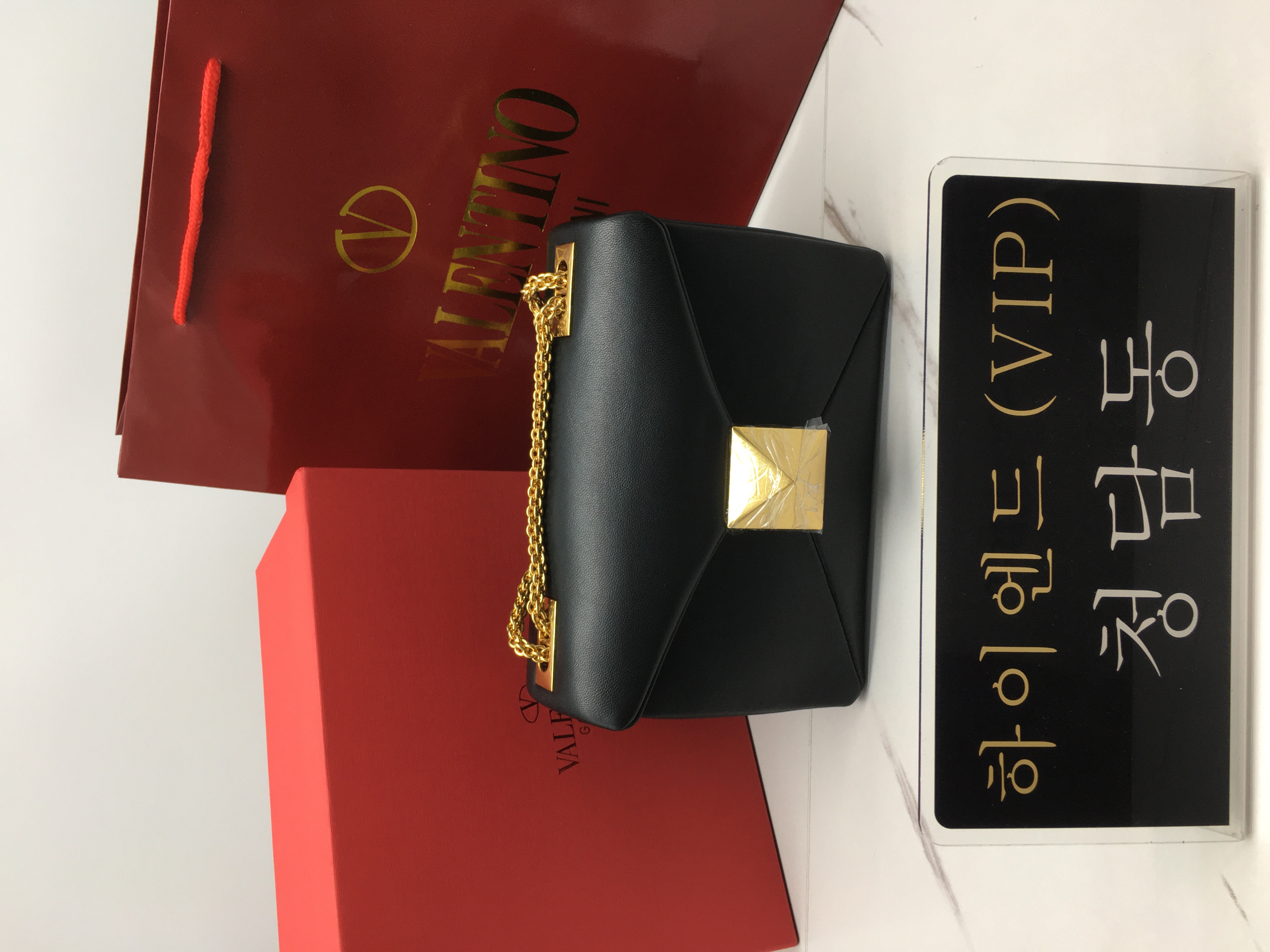 발렌티노 원스터드 체인스트랩 숄더백 (하이엔드급)