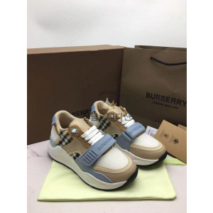 버버리 여성 스니커즈