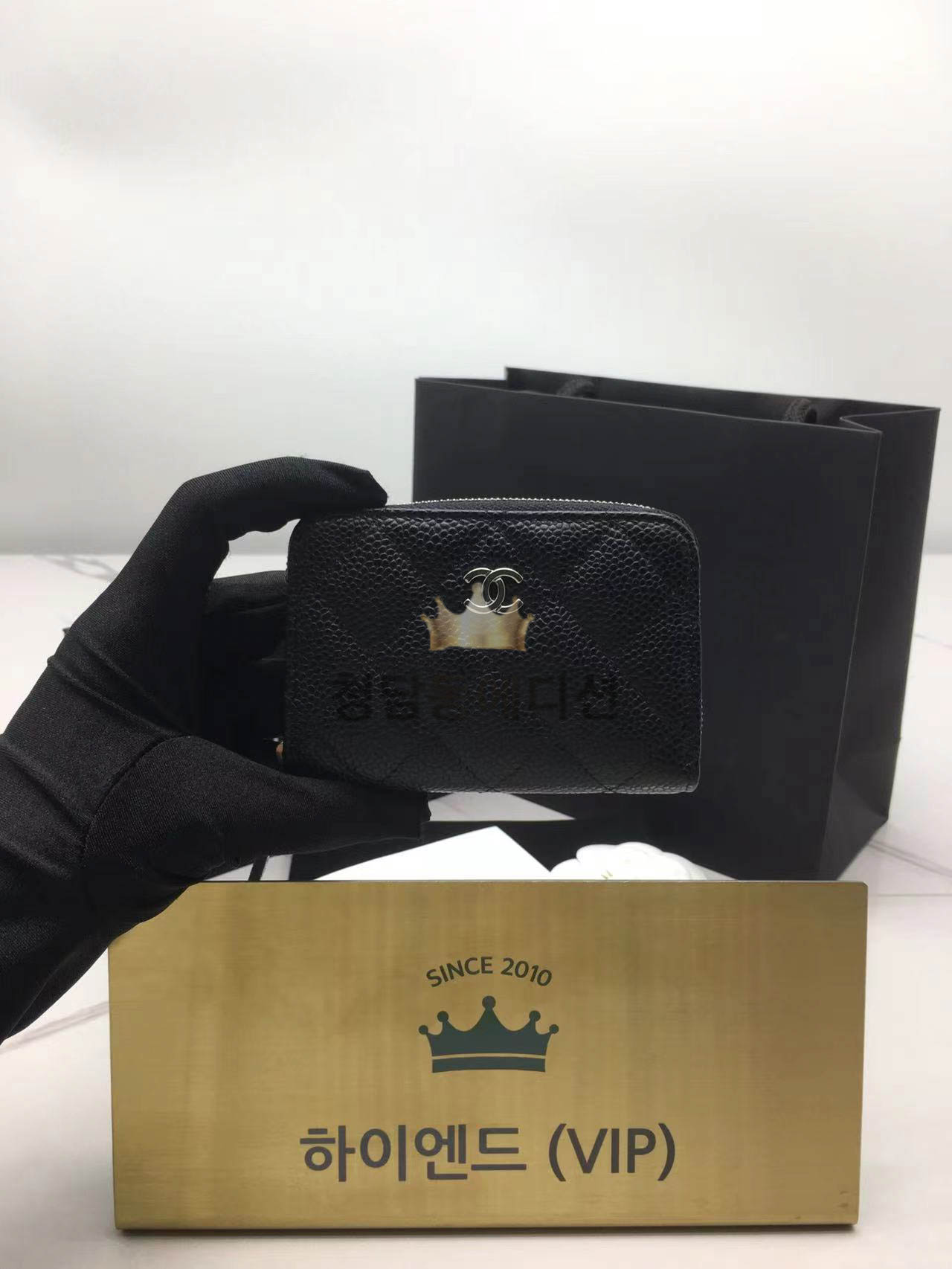 샤넬 클래식 캐비어 지퍼 카드지갑 은장