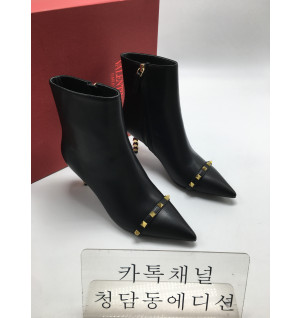 발렌티노 부츠힐