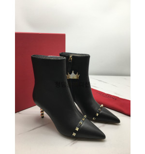 발렌티노 부츠힐