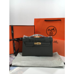 에르메스 켈리 포쉐트 22cm 반수공 (컬러명 베르아망드)