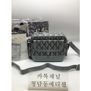 디올 CD 다이아몬드 캔버스 메신저백