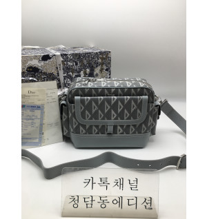 디올 CD 다이아몬드 캔버스 메신저백